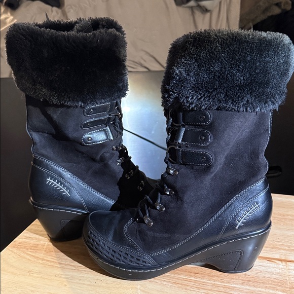 Women Adventure Design Faux Fur Winter Boots - Picture 4 of 5